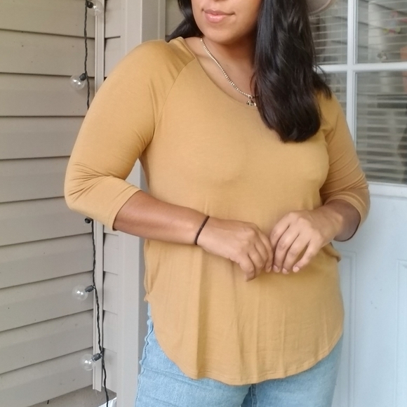 STAY GOLDEN MUSTARD TOP - Picture 9 of 16